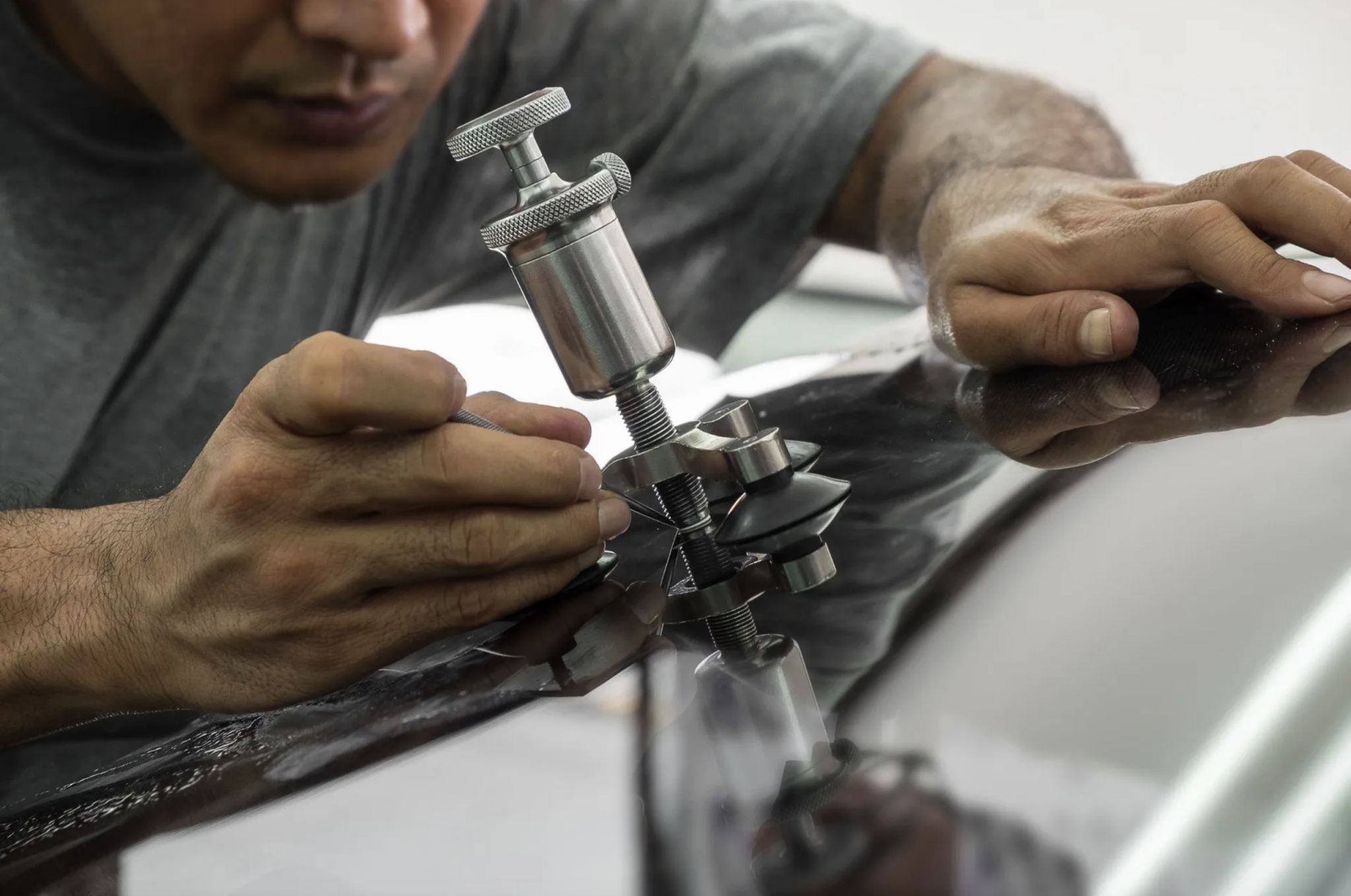 Aaron Auto Glass – Lowest Price Aaron-Teed!